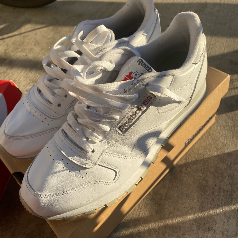 8.5 Reebok classics with silver lining on the sole